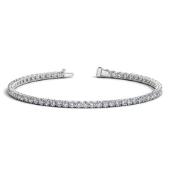Detail view of 3.00 ct lab-grown diamond tennis bracelet in 14K Solid Gold, four-prong setting — DEEVE