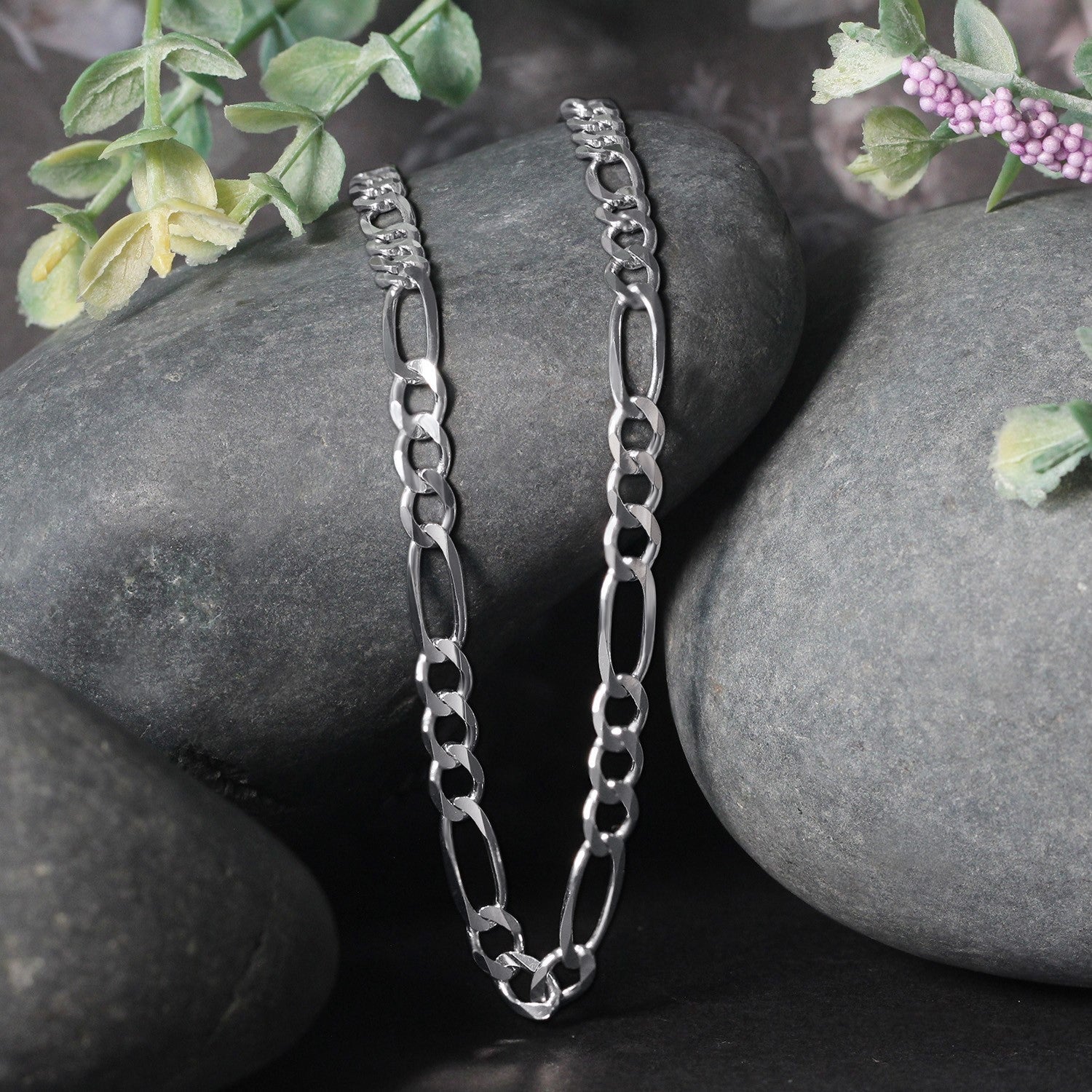 Solid Figaro chain necklace in 14K white gold, 4.50mm — profile