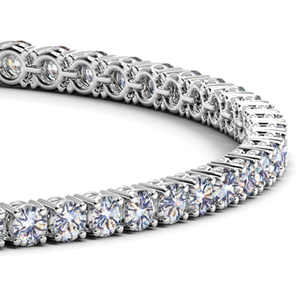 Close-up of the round diamonds on a 7 carat tennis bracelet in 14K white gold