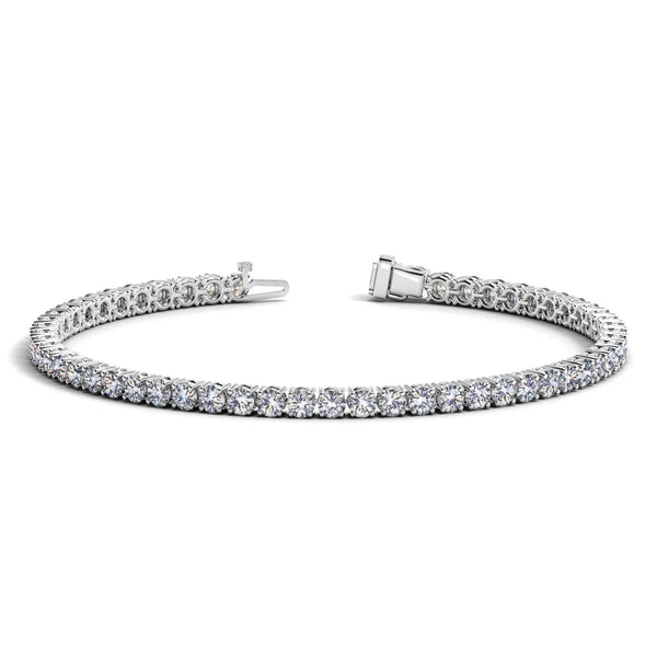 Detail view of 5.00 ct lab-grown diamond tennis bracelet in 14K Solid Gold, four-prong setting — DEEVE