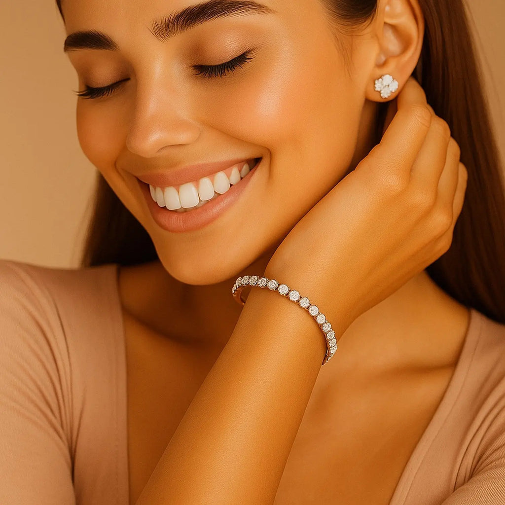 Side profile of 5.00 ct lab-grown diamond tennis bracelet in 14K Solid Gold, box clasp — DEEVE