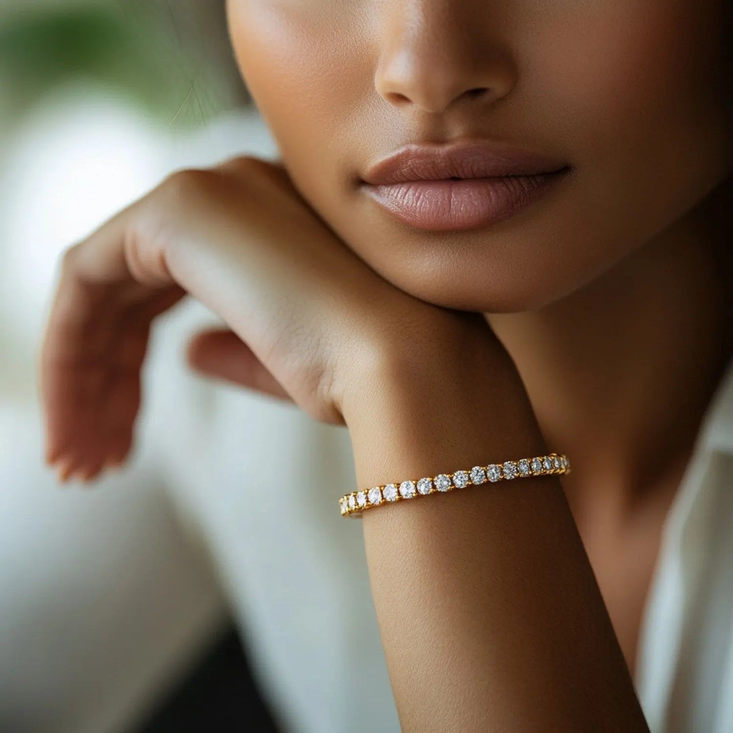 Side profile of 6.00 ct lab-grown diamond tennis bracelet in 14K Solid Gold, box clasp — DEEVE
