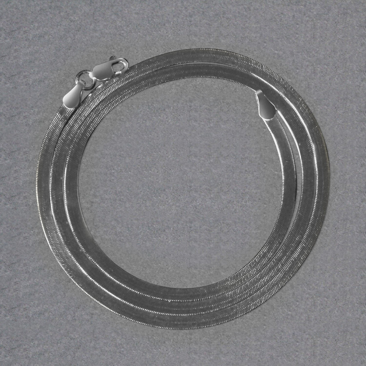 14K white gold herringbone chain, 2.80mm, coiled