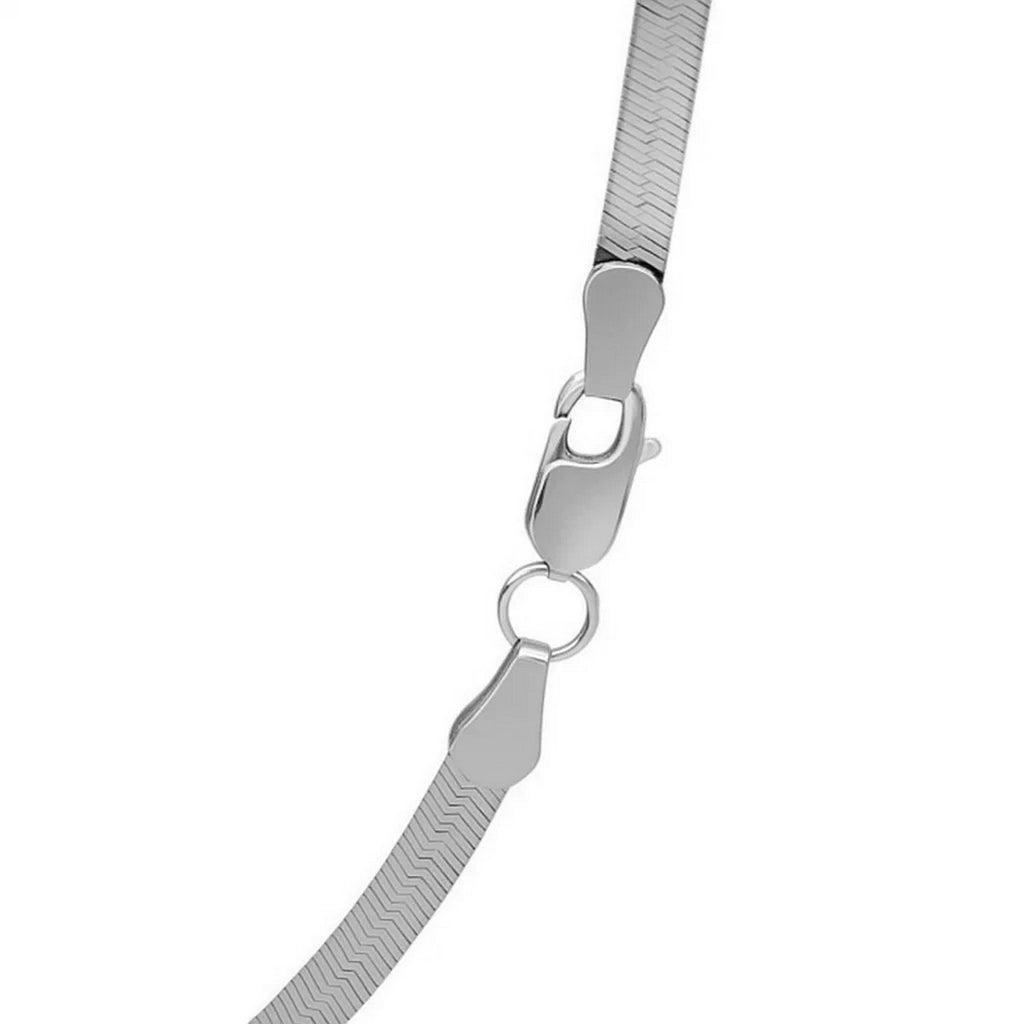 Lobster clasp on the 2.80mm herringbone chain in 14K white gold
