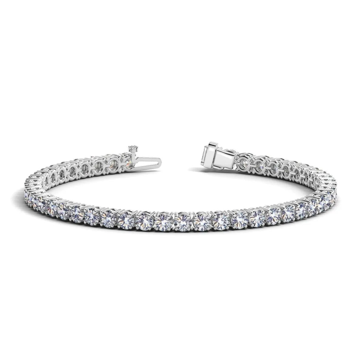 Detail view of 8.00 ct lab-grown diamond tennis bracelet in 14K Solid Gold, four-prong setting — DEEVE